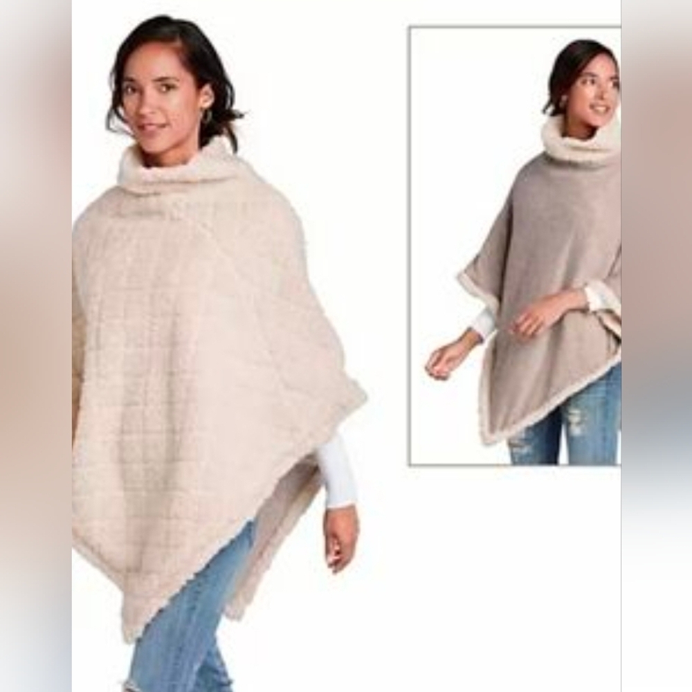 Faux Sherpa Reversable Pancho One Size Johnston & Murphy